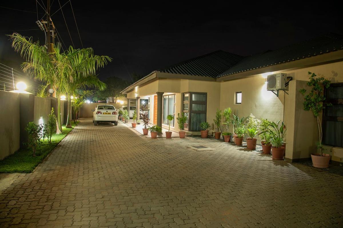 Peaconwood Boutique Villa Palapye Bagian luar foto