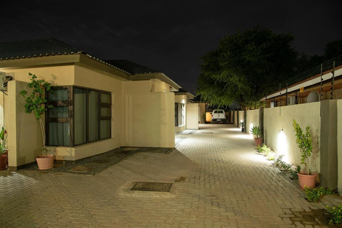 Peaconwood Boutique Villa Palapye Bagian luar foto