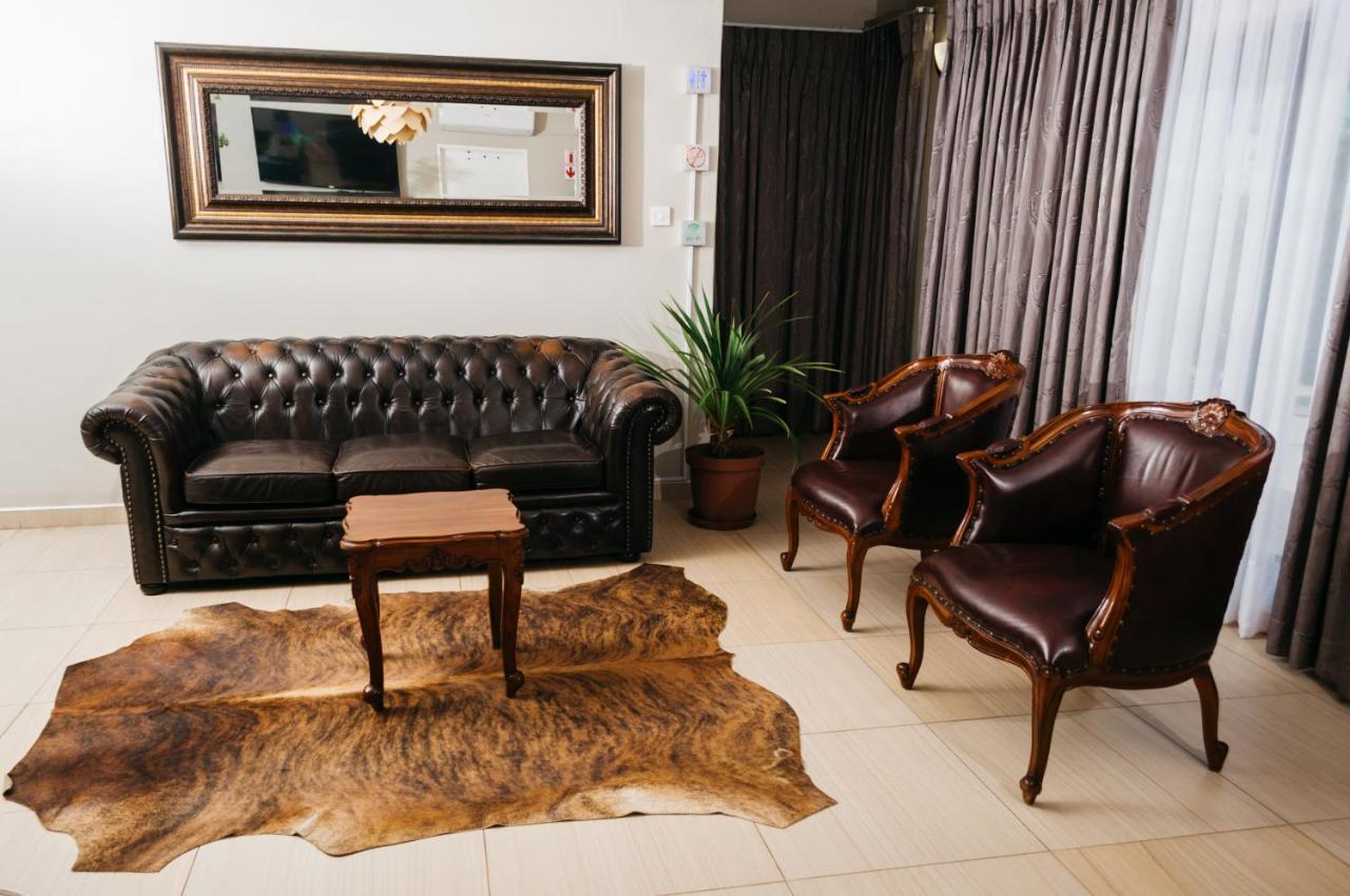 Peaconwood Boutique Villa Palapye Bagian luar foto