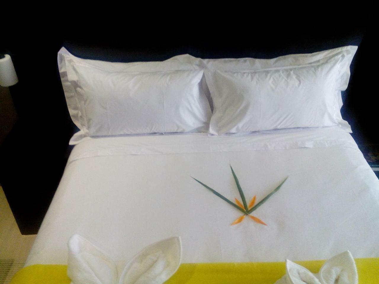 Peaconwood Boutique Villa Palapye Bagian luar foto