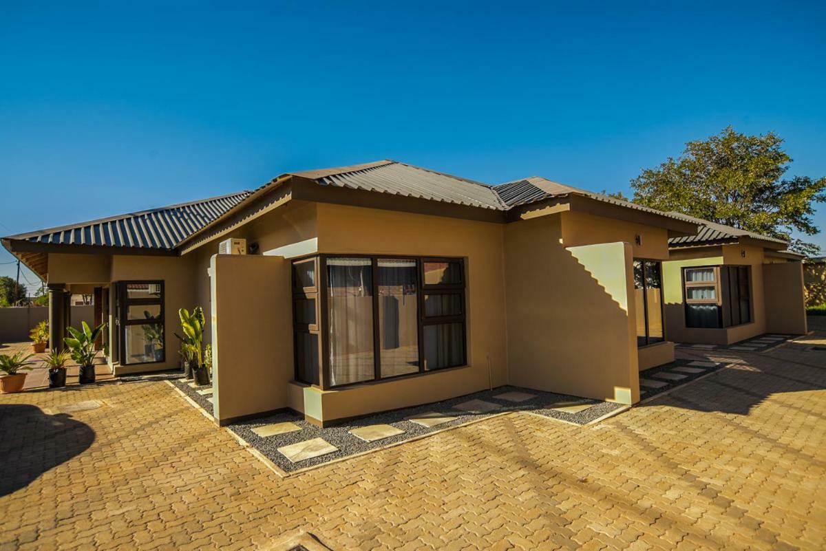 Peaconwood Boutique Villa Palapye Bagian luar foto