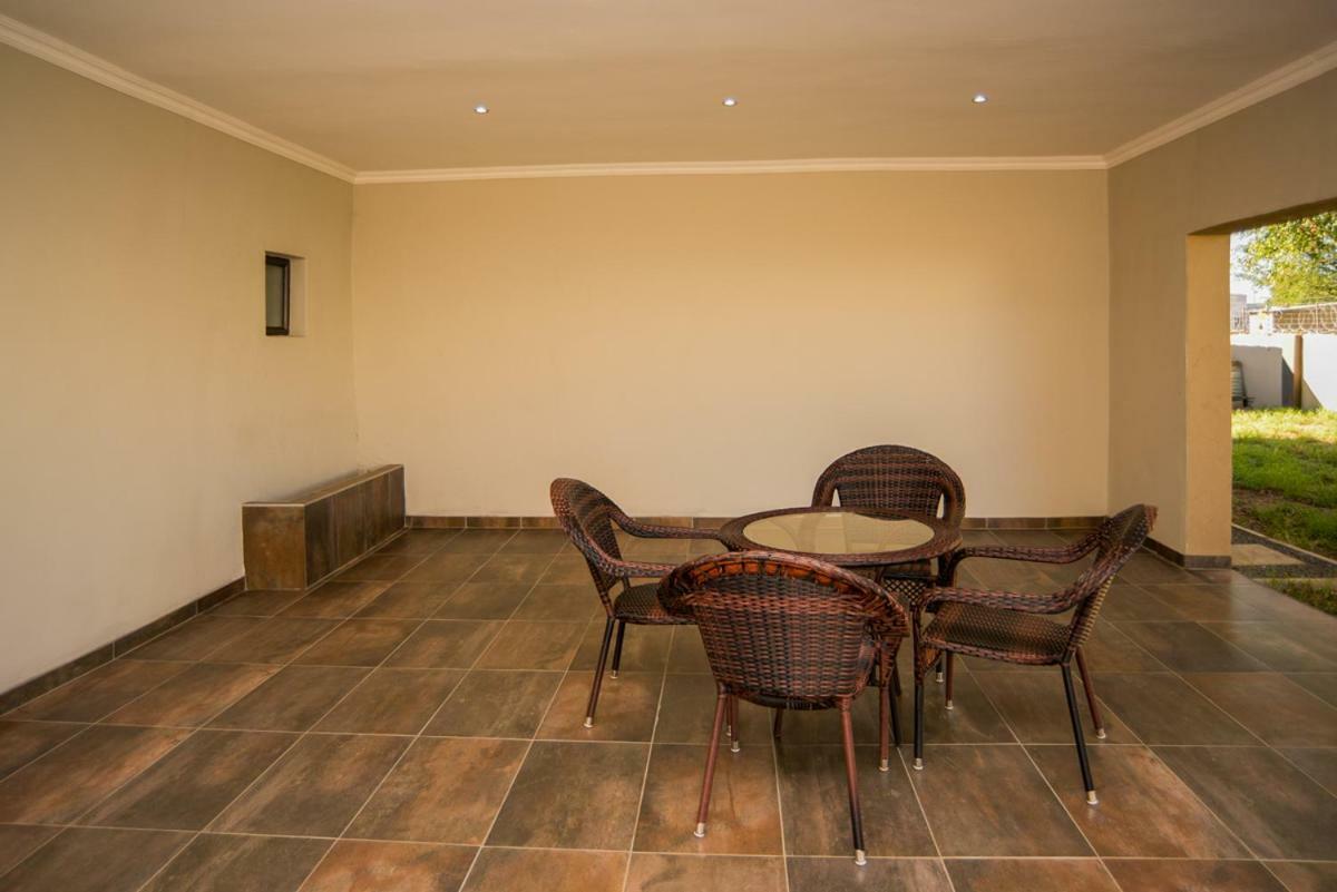 Peaconwood Boutique Villa Palapye Bagian luar foto