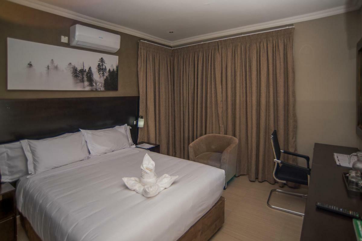 Peaconwood Boutique Villa Palapye Bagian luar foto