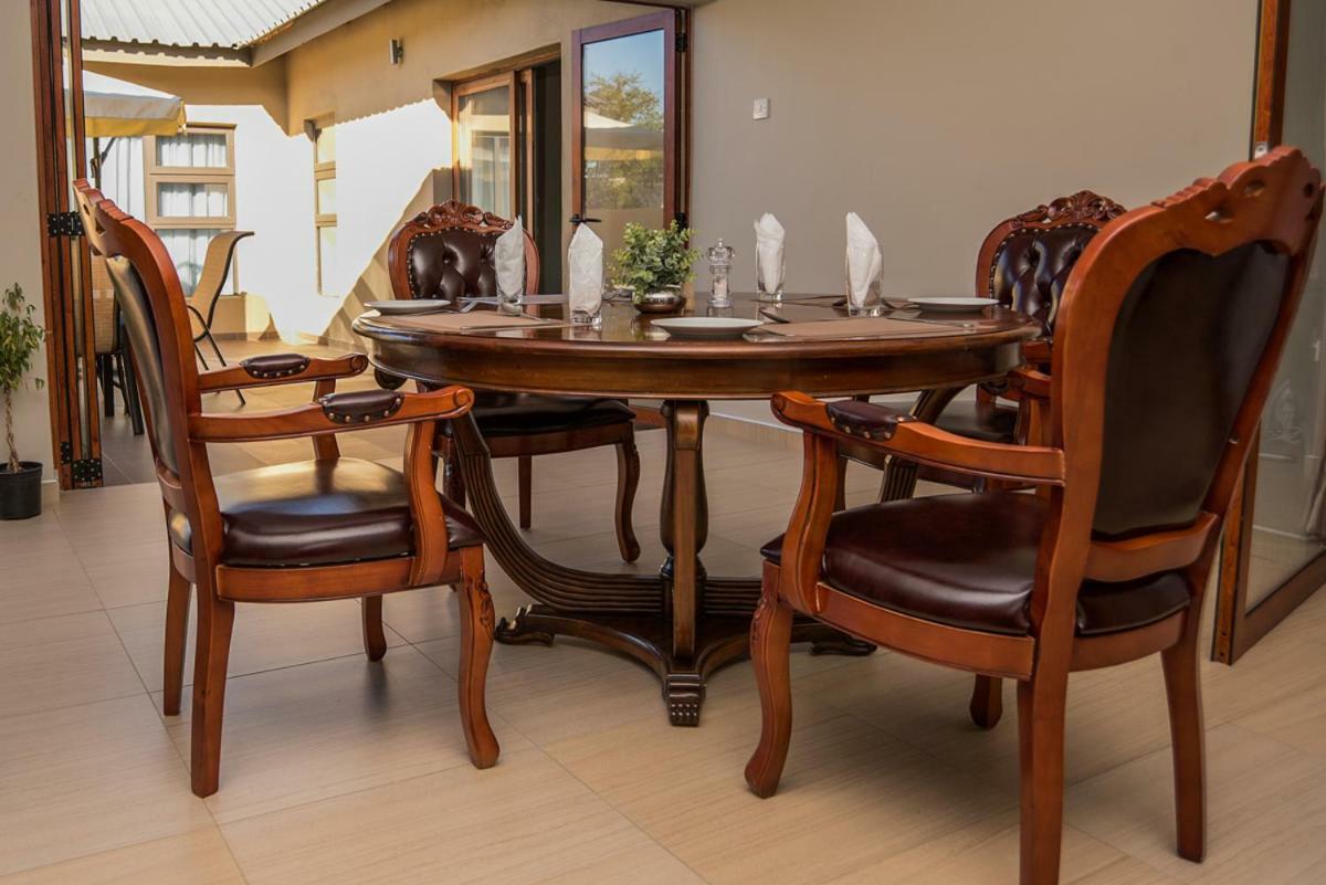 Peaconwood Boutique Villa Palapye Bagian luar foto