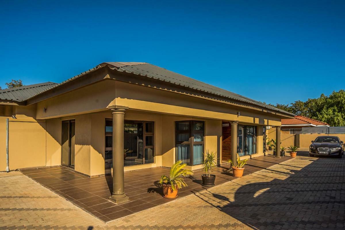 Peaconwood Boutique Villa Palapye Bagian luar foto