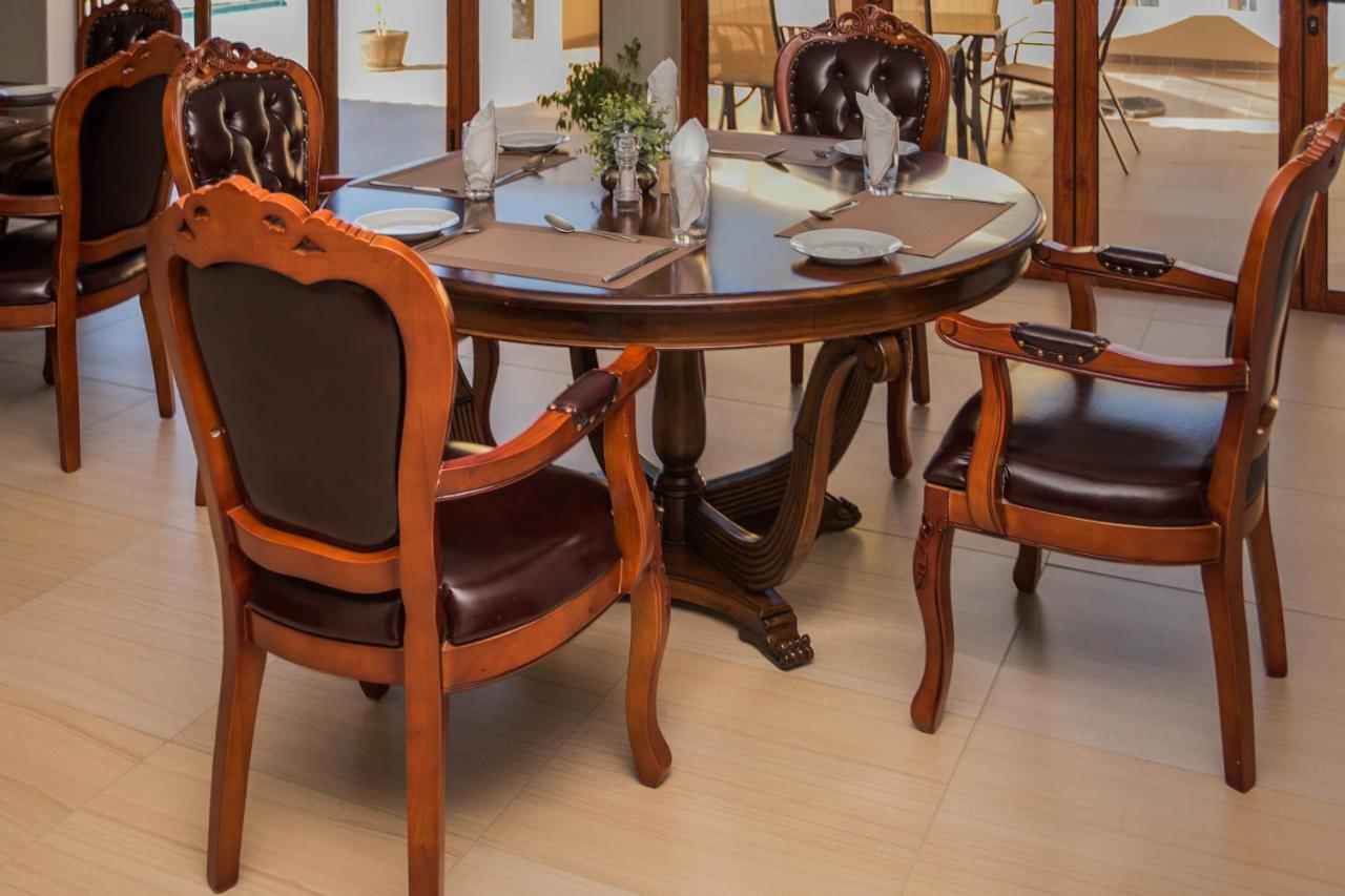 Peaconwood Boutique Villa Palapye Bagian luar foto