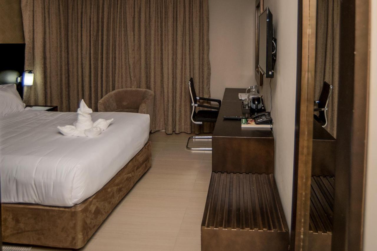 Peaconwood Boutique Villa Palapye Bagian luar foto